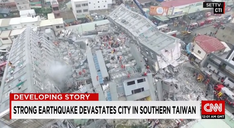 대만 남부 강진으로 인한 피해 상황을 보도하는 CNN 뉴스 갈무리.