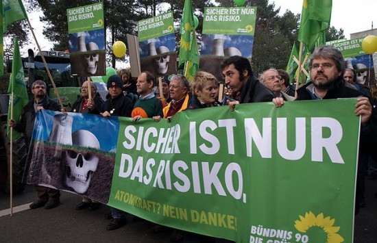 독일 녹색당의 반핵시위 모습. 2011년 터진 일본 후쿠시마 원전 사고는 원전 안전에 대한 독일 국민의 우려에 다시 불을 붙였다. 