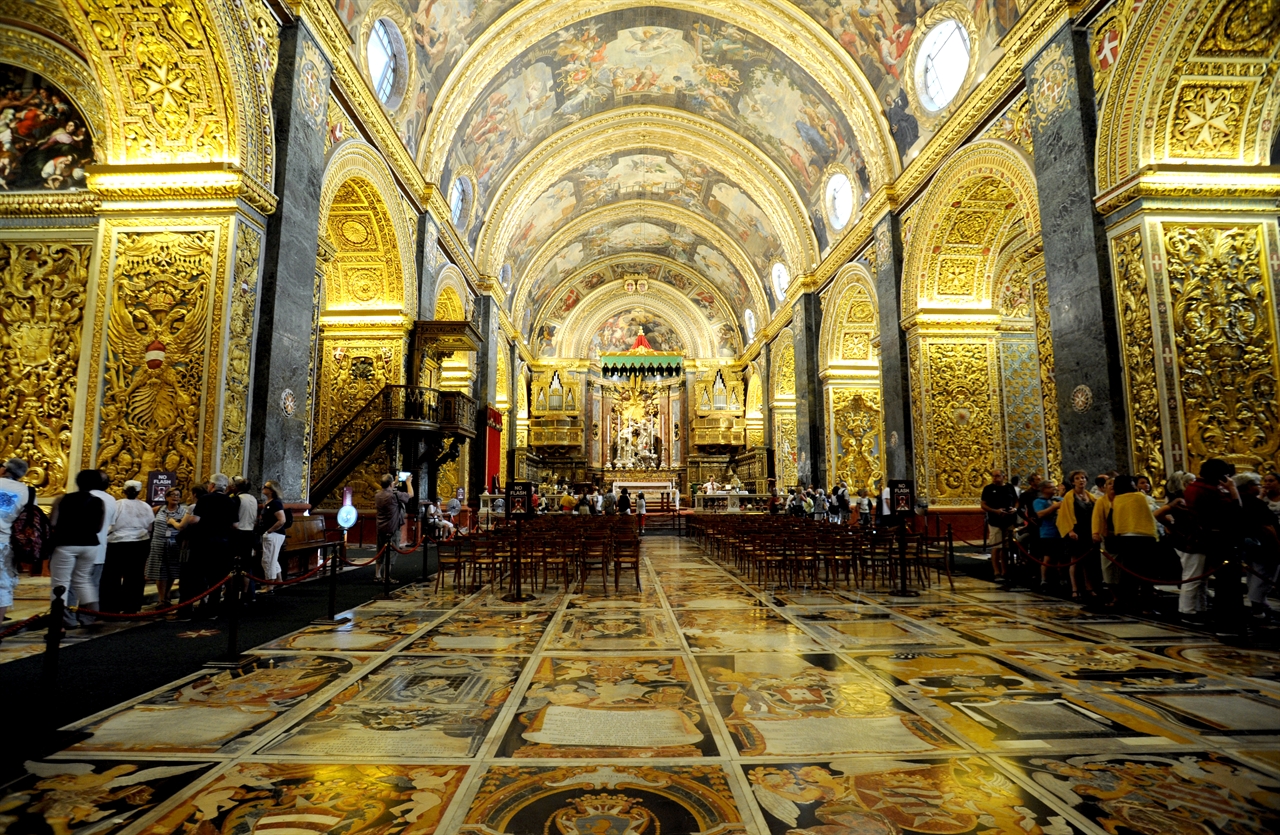 성 요한 대성당(st john’s co cathedral) 내부 모습 