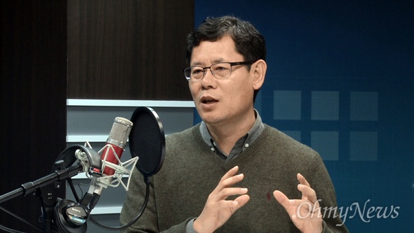 남북관계 전문 팟캐스트 <한통속> 18일 방송에 출연한 김연철 인제대 통일학부 교수.