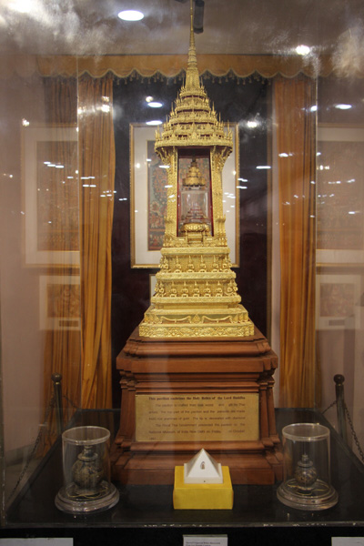 부처님 진신사리탑