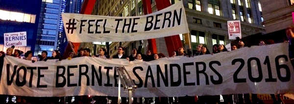 버니 샌더스가 미국 코미디 프로그램 ‘새터데이 나이트 라이브’에 출연하자 방송국 앞에서 지지 응원을 보내는 밀레니얼 세대 지지자들. 출처 : Millennials for Bernie facebook