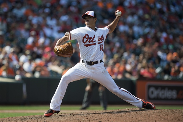 미국 MLB의 천 웨이인 지난 2015년 8월 16일, 볼티모어 오리올스의 선발 투수로 나선 천 웨이인이 오클랜드 애틀릭스와의 경기에서 공을 던지고 있다.