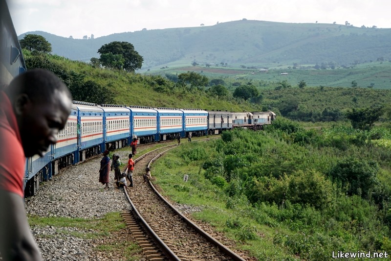  타자라(TAZARA:Tanzania Zambia Railway Authority) 열차.