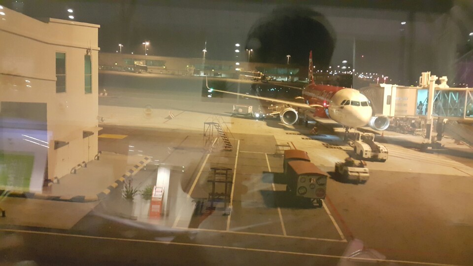 쿠알라룸푸르를 떠나기 전. 비행기는 딜레이됐다.