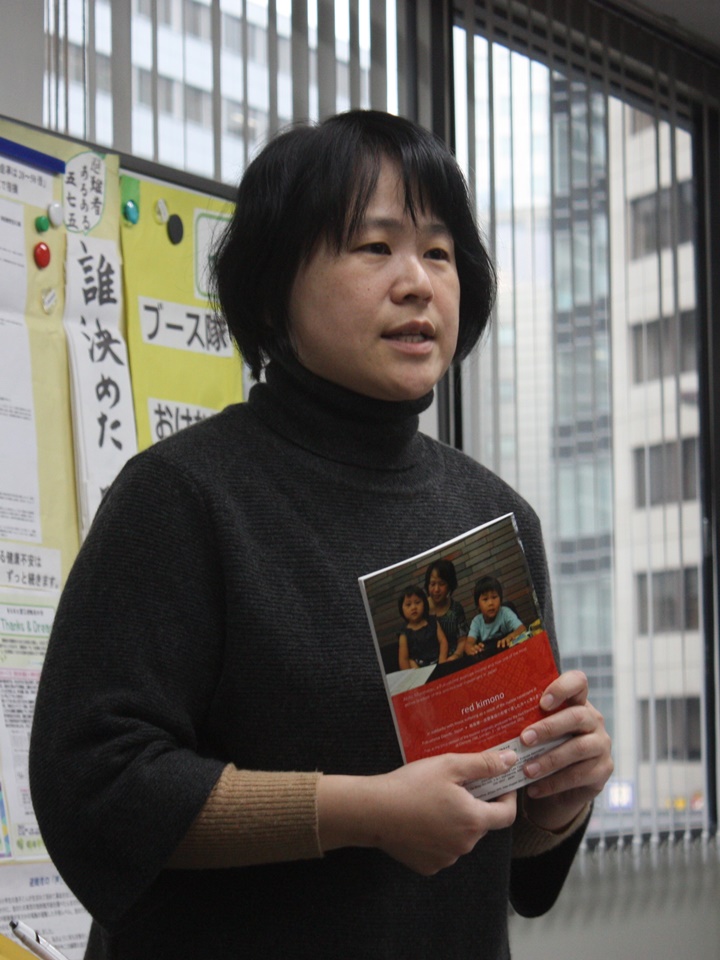 후쿠시마 피난민 모리마츠씨가 후쿠시마 사고와 피난민의 삶에 대하여 이야기 하고 있다.