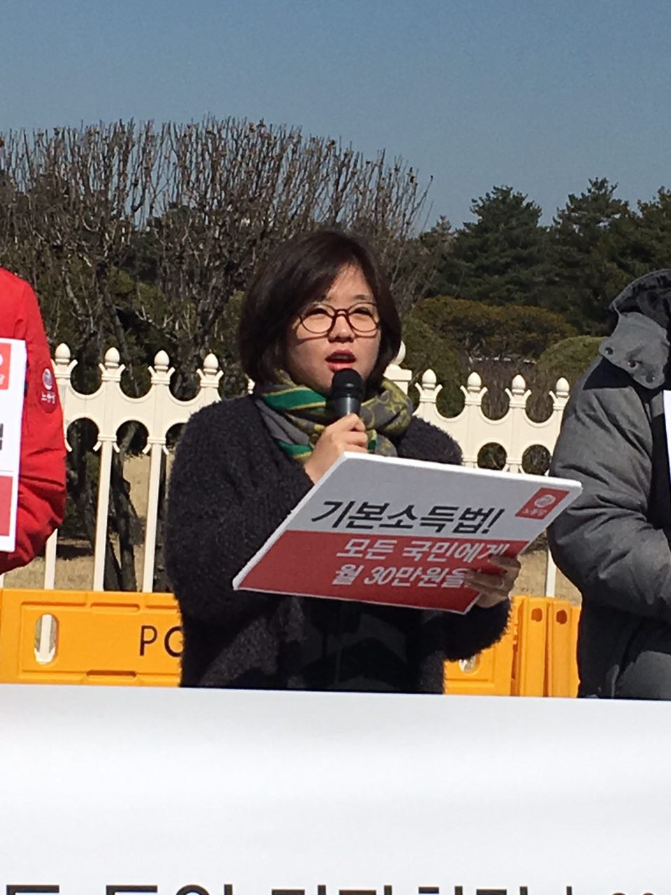 노동당 용혜인 비례대표 후보가 청년에게 기본소득이 필요한 이유를 이야기하고 있다.