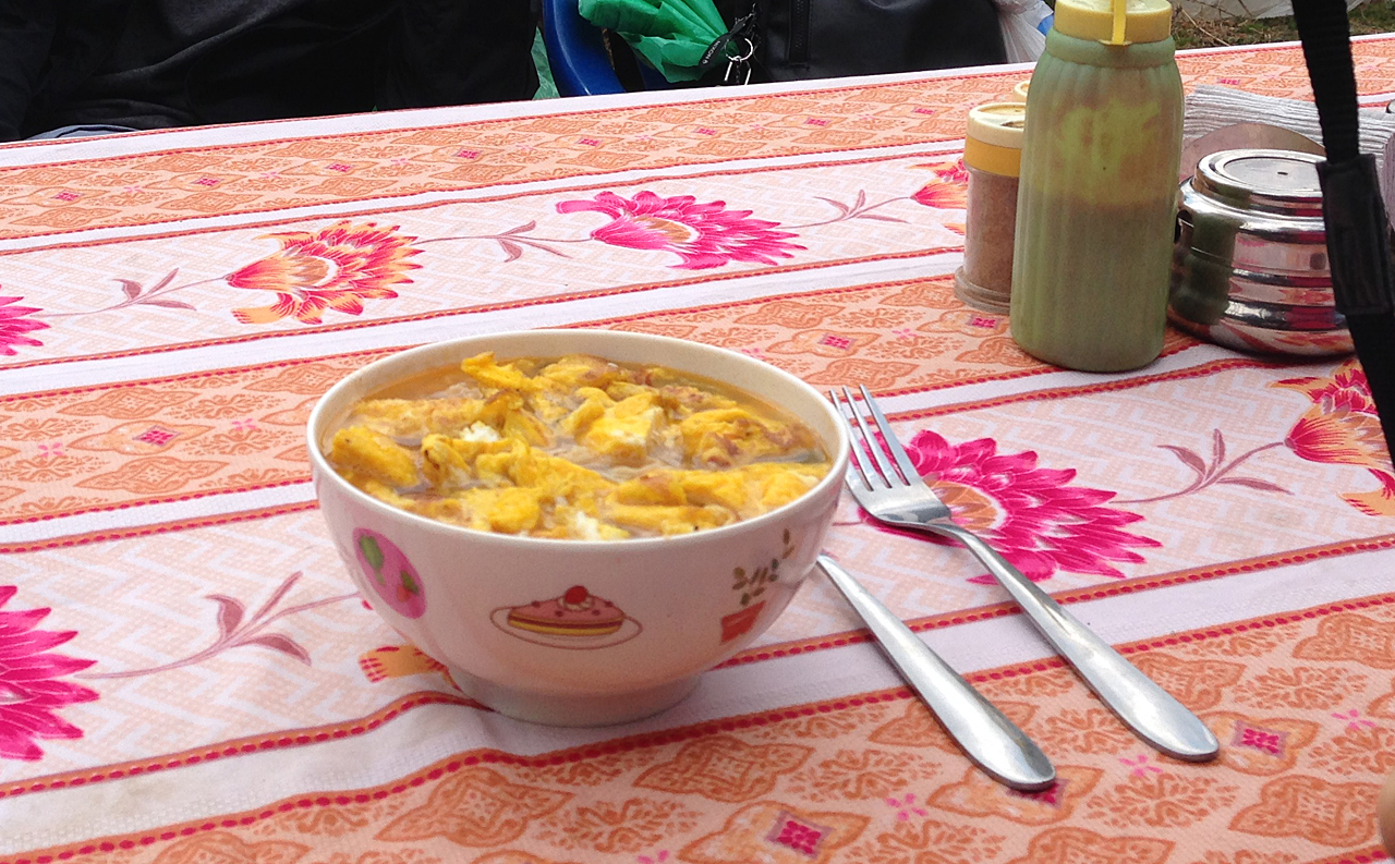  네팔 히말라야 트레킹 중 로지에서 먹은 에그 누들. 생각보다 시원하고 입맛에 맞았다.