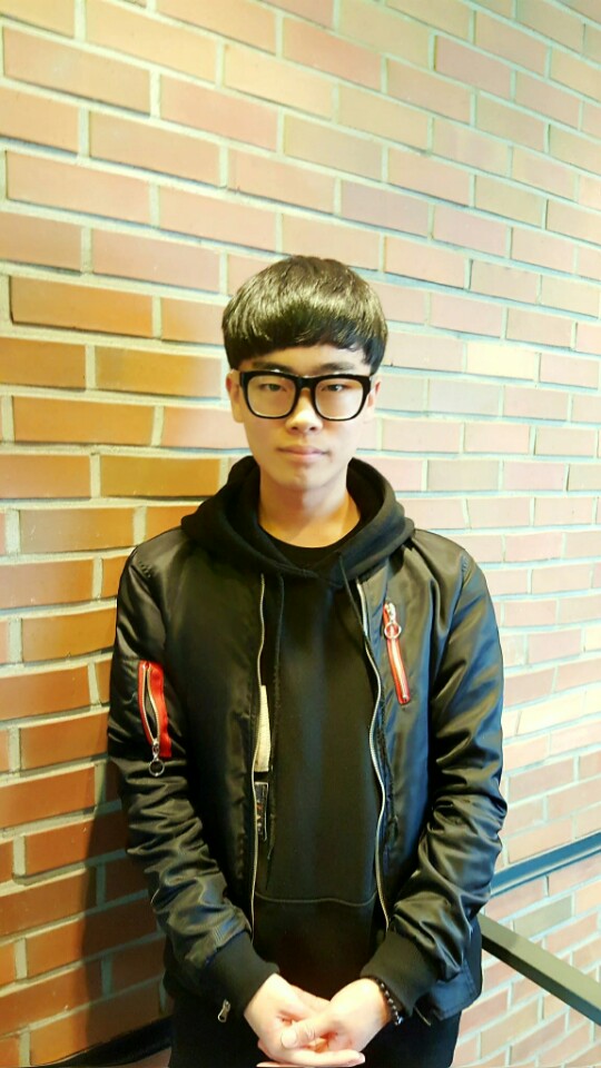 지난 3월 26일 서울시 종로구에 위치한 한 카페에서 정태영(19)군을 만났다.