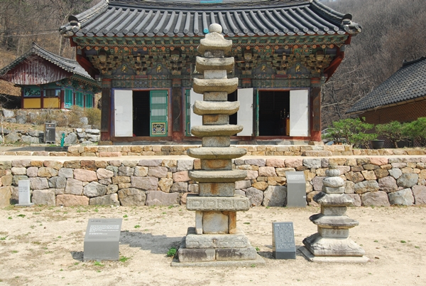 청원사 대웅전과 7층석탑은 경기도 유형문화재로 지정되어 있다