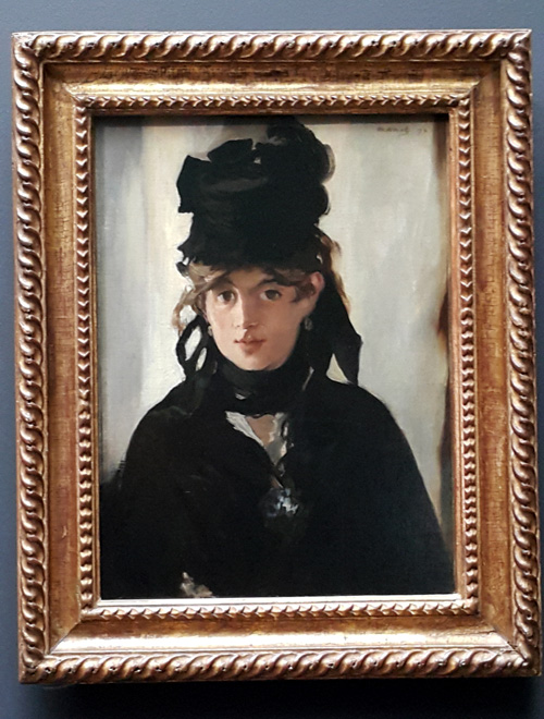 <제비꽃 장식을 한 베르트 모리조(Berthe Morisot au bouquet de violettes)>, 에드아르 마네(1872), 오르세 미술관.