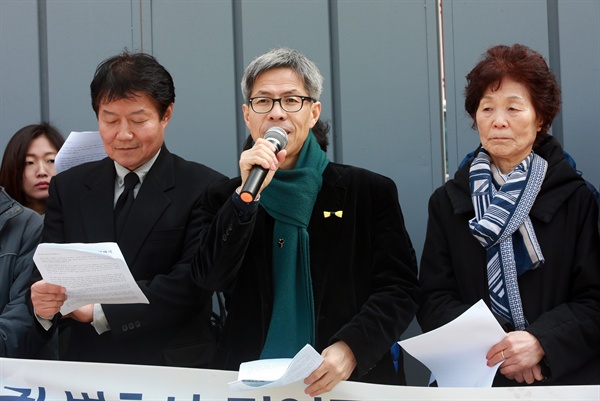 지난 2월 21일 오후 서울 용산구 구 남일당 건물터에서 에서 권영국 변호사 총선 출마 선언 기자회견을 하고 있다. 