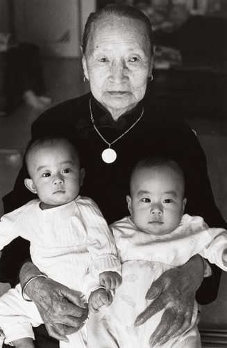 1982. 마당(馬唐) 할머니와 쌍둥이 외증손자