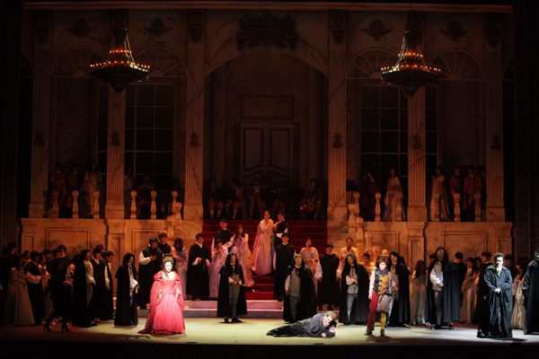  수지오페라단(단장 박수지)의 베르디 도페라 <가면무도회> 테너 프란체스코 멜리와 소프라노 임세경 등 세계적 오페라가수들의 호연이 돋보였다. 