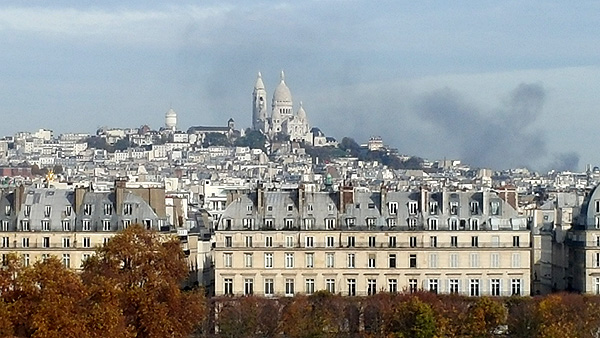 오르세 미술관에서 바라다본 파리의 풍경. 몽마르트르 언덕이 저 멀리 보인다.