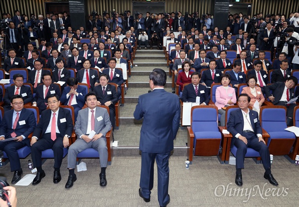 서청원 새누리당 의원이 26일 서울 여의도 국회에서 열린 제20대 국회 새누리당 당선자 워크숍에서 인사말 하고 있다. 