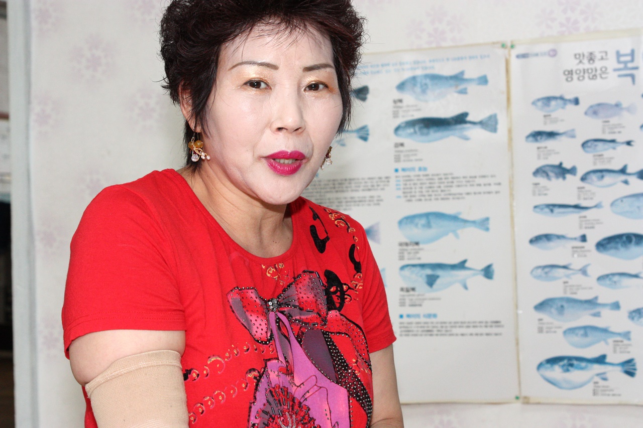 장안복집 주방장 김경희(58)씨는 "복어는 일반 생선과 다르다"라고 설명했다.