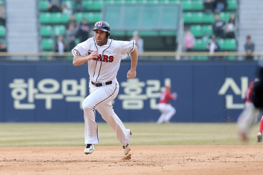  두산 외국인 타자들의 숙소에 수맥이라도 흐르는 걸까? 시즌 전 기대감이 컸던 에반스 역시 고전을 면치 못하고 있다. 