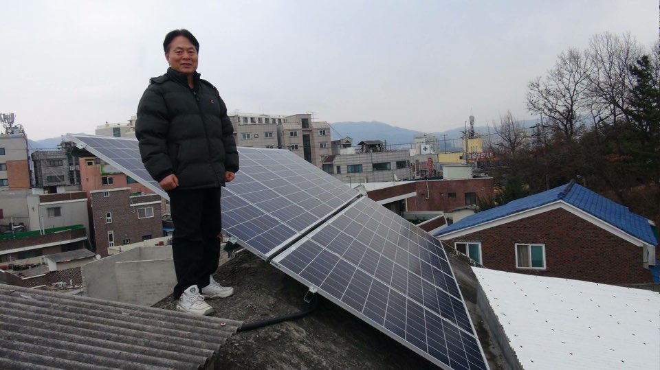 지역아동센터 옥상에 태양광 집열판이 설치되면서 본격적인 태양지공프로젝트 준비가 시작되었다.