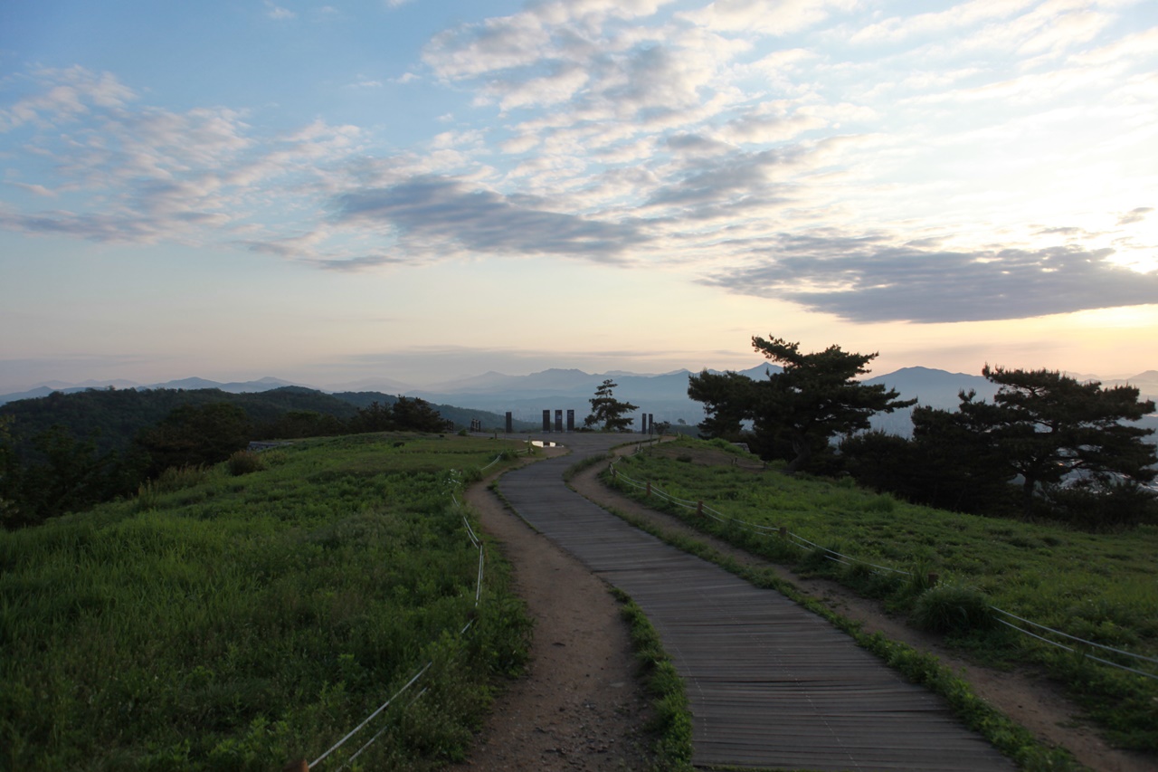 아차산 정상 아차산 고구려4보루라고도 읽는다