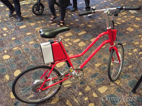 샤오미에서 투자해 화제를 모았던 보급형 전기 자전거 윤바이크 C1. 