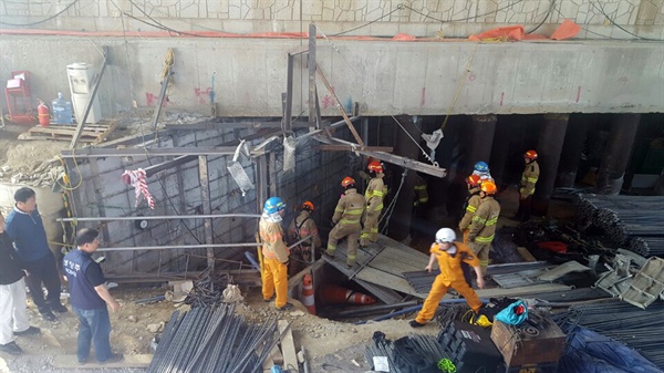 1일 오전 7시 20분께 경기도 남양주시 진접읍 금곡리 진접선 지하철 공사현장이 붕괴해 근로자 1명이 숨지고 1명이 다쳤다. 5명은 매몰됐다.