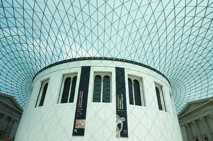 영국 박물관(The British Museum)의 프로젝트로 2000년에 만들어진 '엘리자베스 2세 여왕의 대정원(Queen Elizabeth Ⅱ Great Court)'