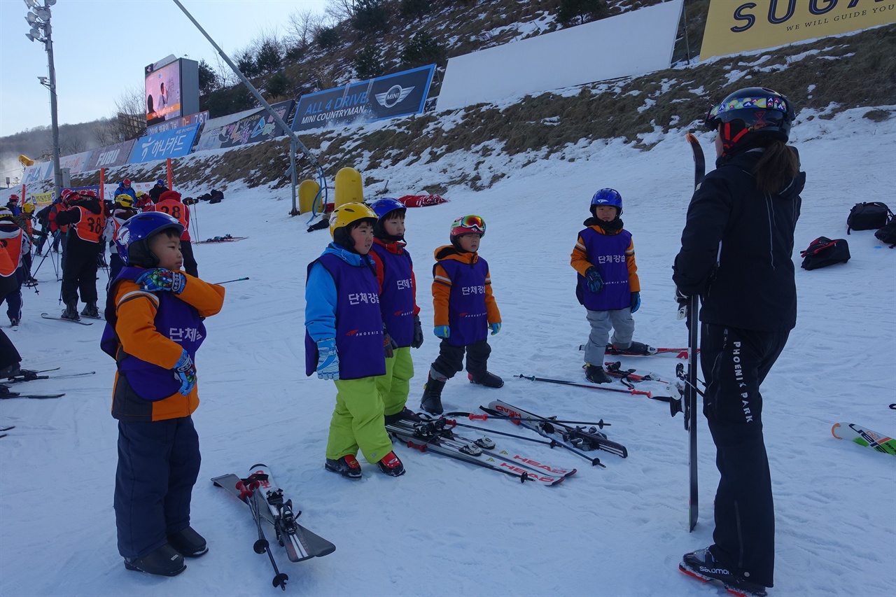 이원초 학생들의 다양한 체험을 위해 매년 겨울방학 스키캠프를 연다