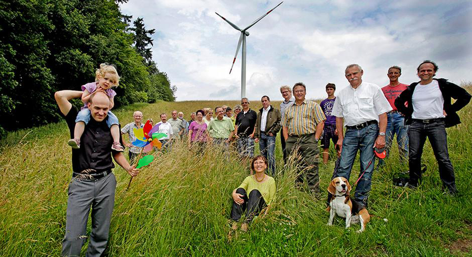 독일의 재생에너지 절반 이상은 시민과 농부 소유다. 시민들이 협동조합 등을 통해 직접 에너지 생산자로 나서면서 재생에너지 확대를 주도했다.
