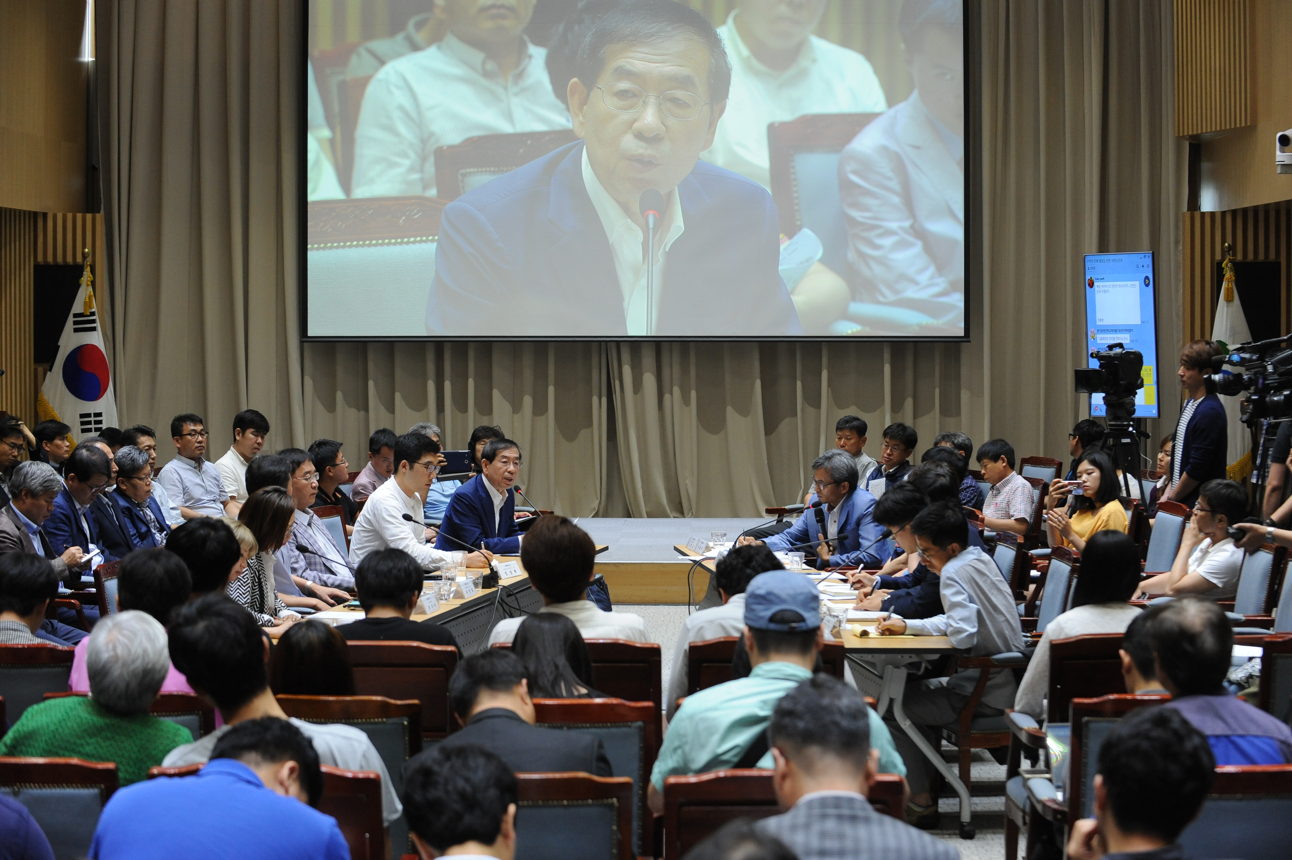 구의역사고 해결을 위한 시민 토론회가 12일 오후 서울시청 3층 대회의실에서 열리고 있다.