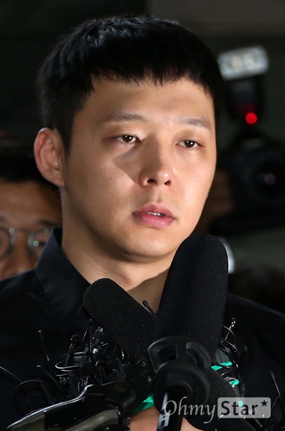 박유천, "실망 시켜드려 죄송합니다"  JYJ의 박유천이 30일 오후 성폭행 피의자 신분으로 서울 강남서에 출두하고 있다.