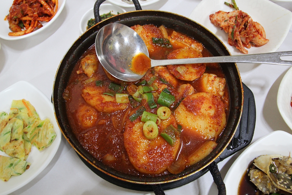 여수맛집 남해생선구이집의 대표 메뉴인 갈치조림이다. 
