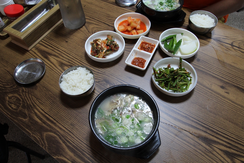 
서울에서 장사를 하다 왔다는 이곳 주인장의 음식 솜씨 제법 괜찮습니다.
