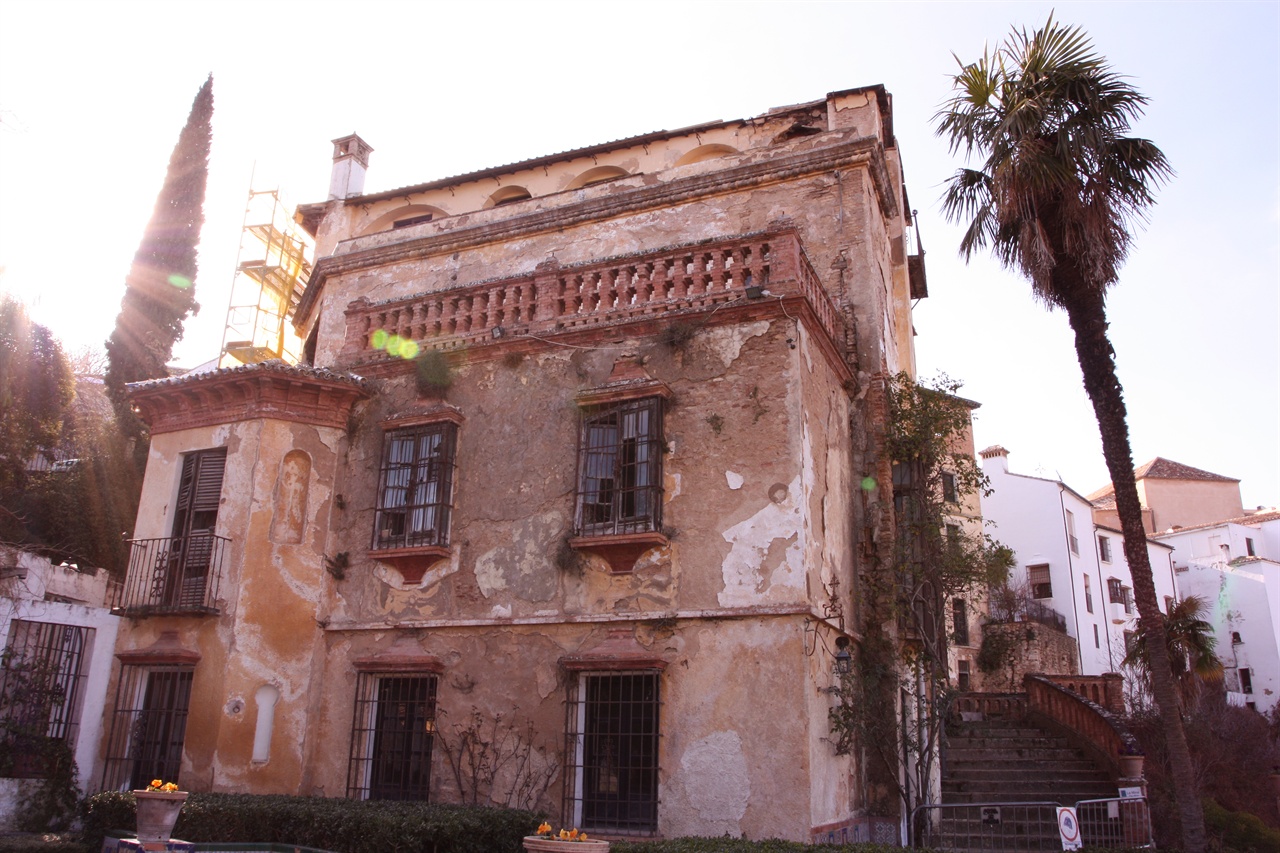 모로 왕의 집(Casa del Rey Moro) 18세기 아랍인들의 궁전이 있던 자리에 세워진 저택인데, 우리 부부가 방문했을 때 건물은 폐허 수준이었다.