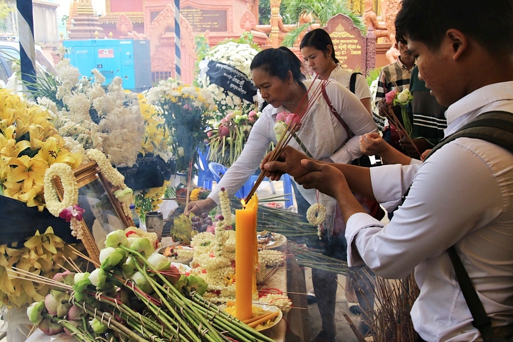 장례식이 시작된 지난 10일 이후 전국에서 찾아오는 조문객들의 발길이 끊이지 않고 있다. 
