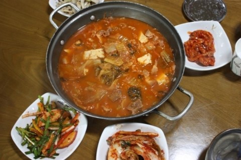 김치찌개로 점심