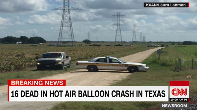 미국 텍사스에서 발생한 열기구 추락 사고를 보도하는 CNN 뉴스 갈무리.