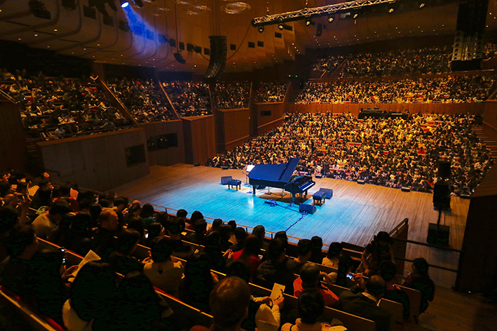 피아니스트 이루마 ; 시드니 오페라 하우스에서 일정의 마지막 공연이 성황리에 열렸다