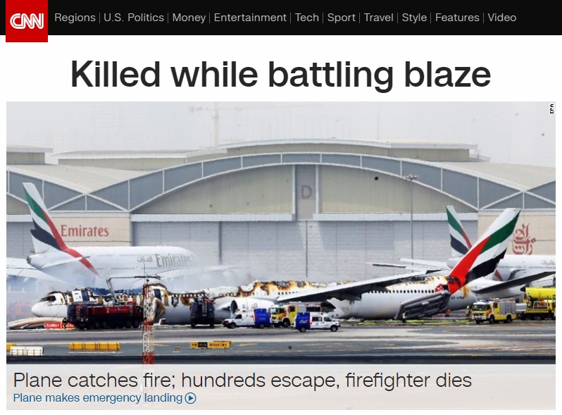 에미레이트항공 여객기의 착륙 사고를 보도하는 CNN 뉴스 갈무리.