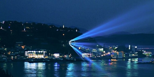  여수시 중앙동 이순신 광장과 장군도 해상에서 펼쳐진 2016여수밤바다 불꽃축제의 모습