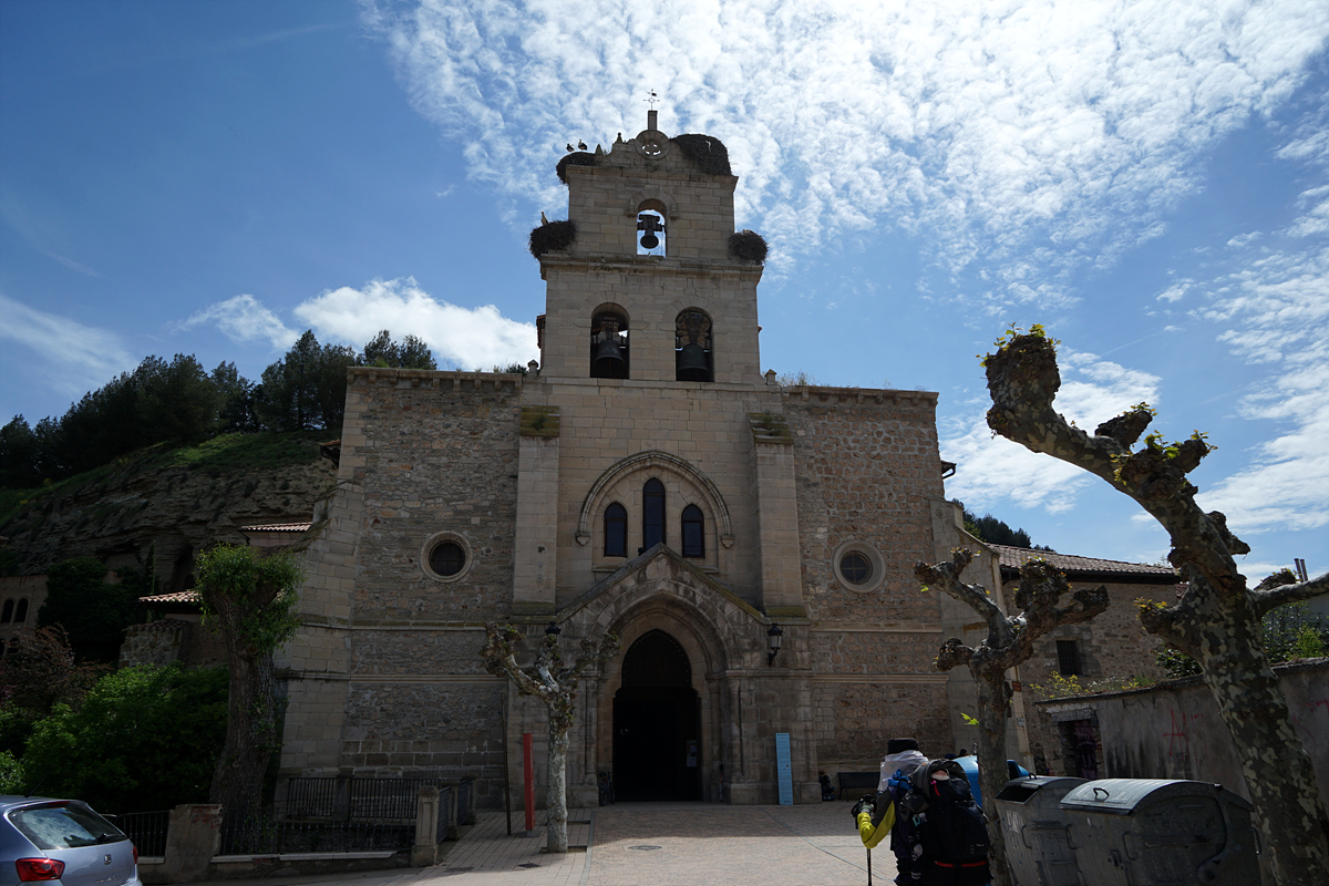 비야프랑카 몬테스 데 오카 마을의 성당