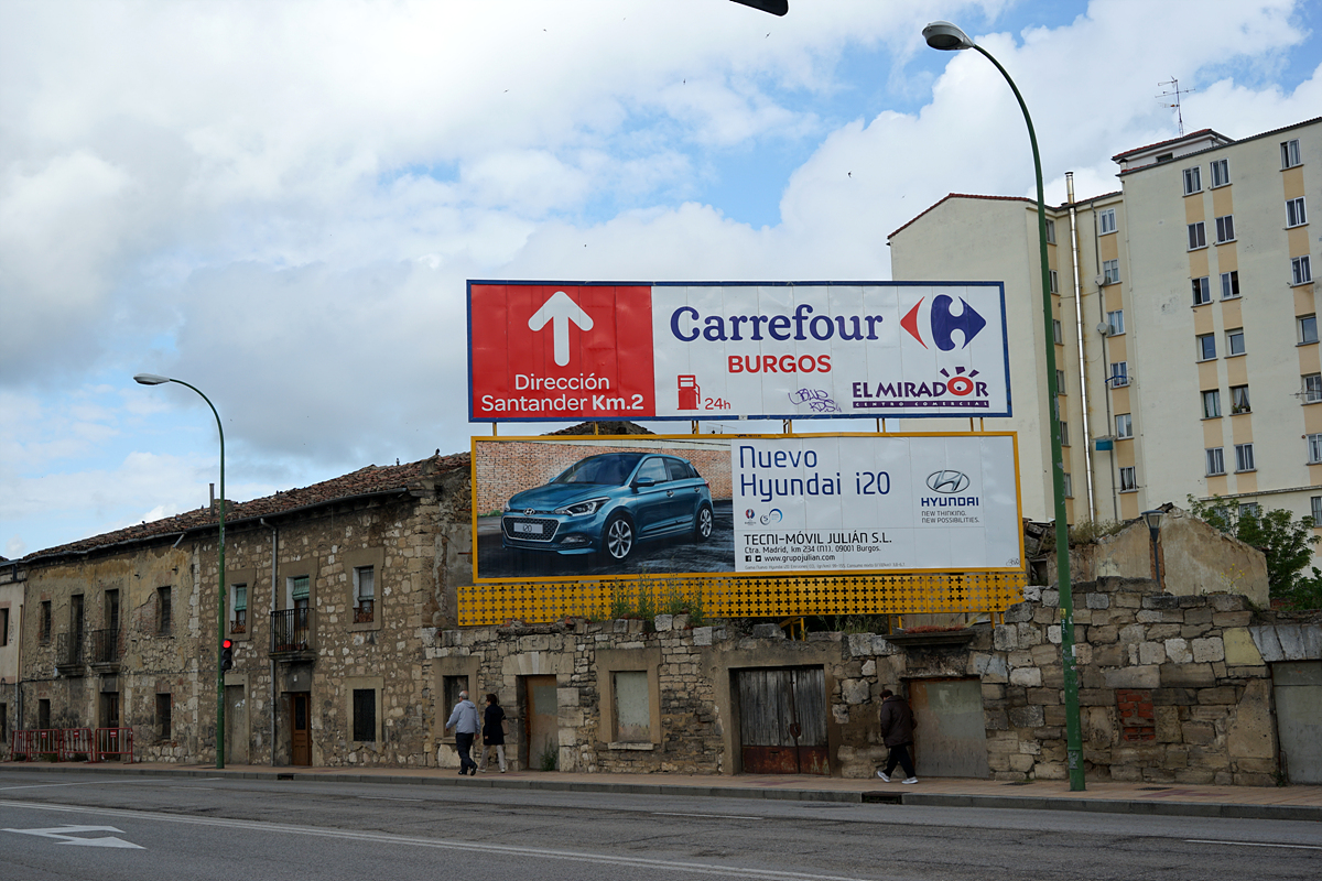  부르고스 시내에서 발견한 현대자동차 광고