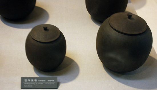 현대의 시한폭탄에 해당되는 질려포통(사진은 서울 전쟁기념관 전시품)