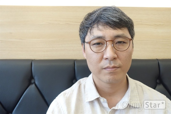  지난 24일 서울 석관동 모처에서 김진혁 전 EBS <지식채널e> PD이자 한국종합예술학교 교수 <오마이스타> 창간 5주년 인터뷰가 있었다. 