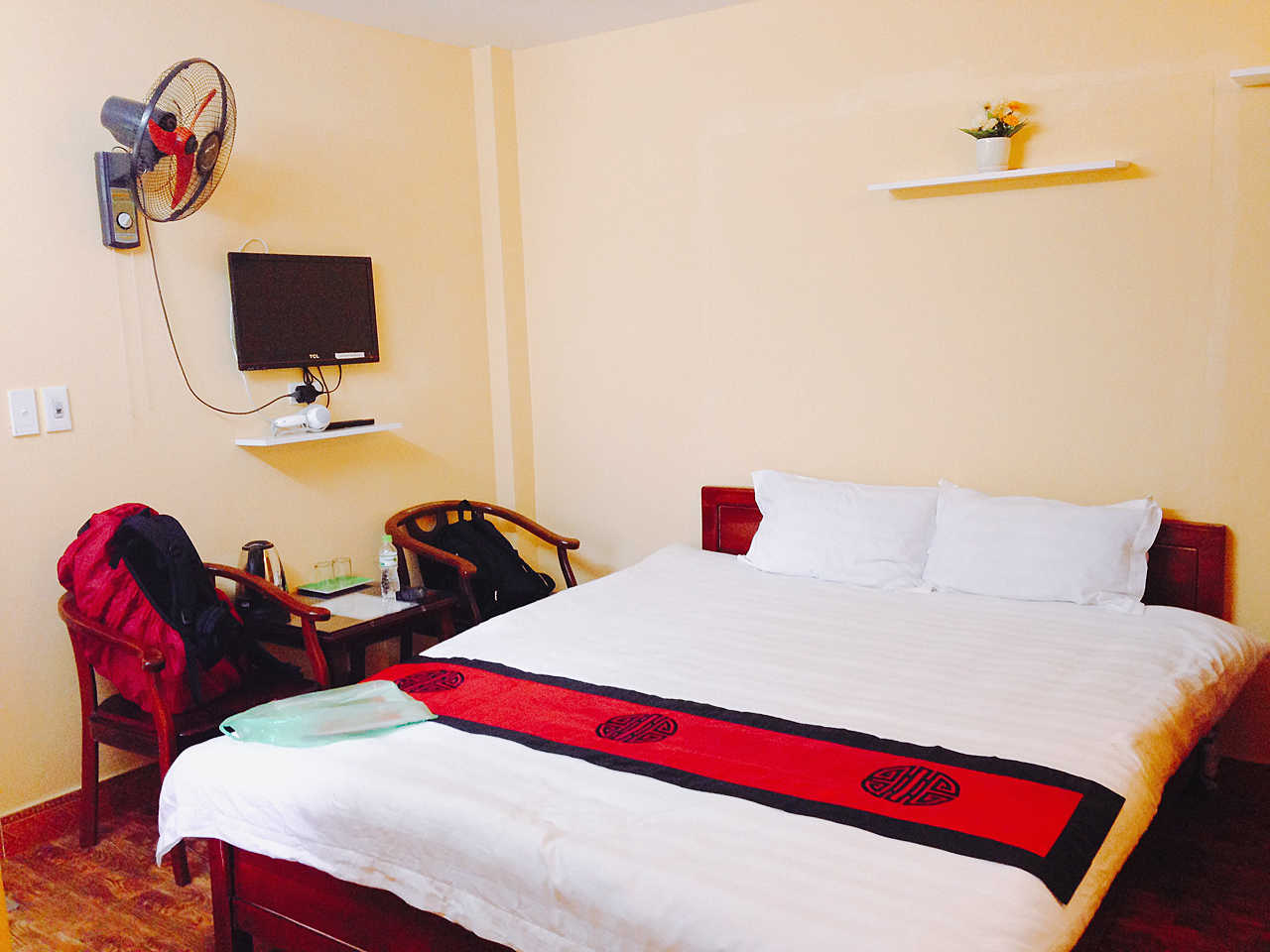  사파에서는 하노이와 비슷한 가격으로 더 좋은 방에서 머물 수 있다. 하룻밤에 1만 7500원인 Phuong Nam Hotel.