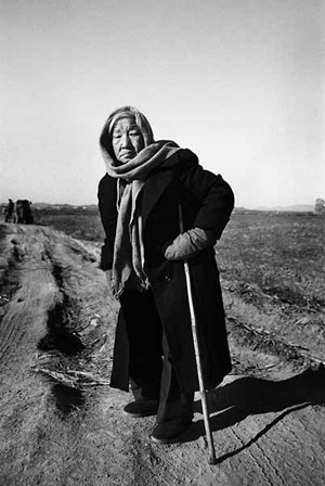  독립운동가 김규식 선생의 딸인 김현태 할머니. 김현태 할머니는 류은규 교수가 1994년에 사진을 찍은 뒤 2년이 지나 돌아가셨다