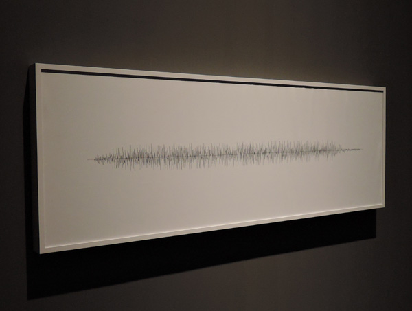 김수자 I '숨(One Breath) 2' 새틴 위에 디지털 자수, 작가의 사운드 퍼포먼스 '직조공장' 중 한 숨의 시퀀스(Digital embroidery on satin, abstract from The Weaving Factory sound performance by the artist) 180×61cm 2004-2016.