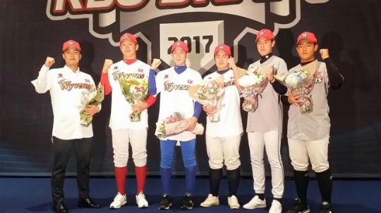  SK의 지명을 받은 2017 신인선수들.