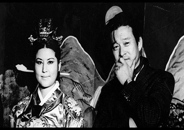 연인과 독재자 1960년대 한국을 대표하는 감독과 배우였던 신상옥, 최은희.