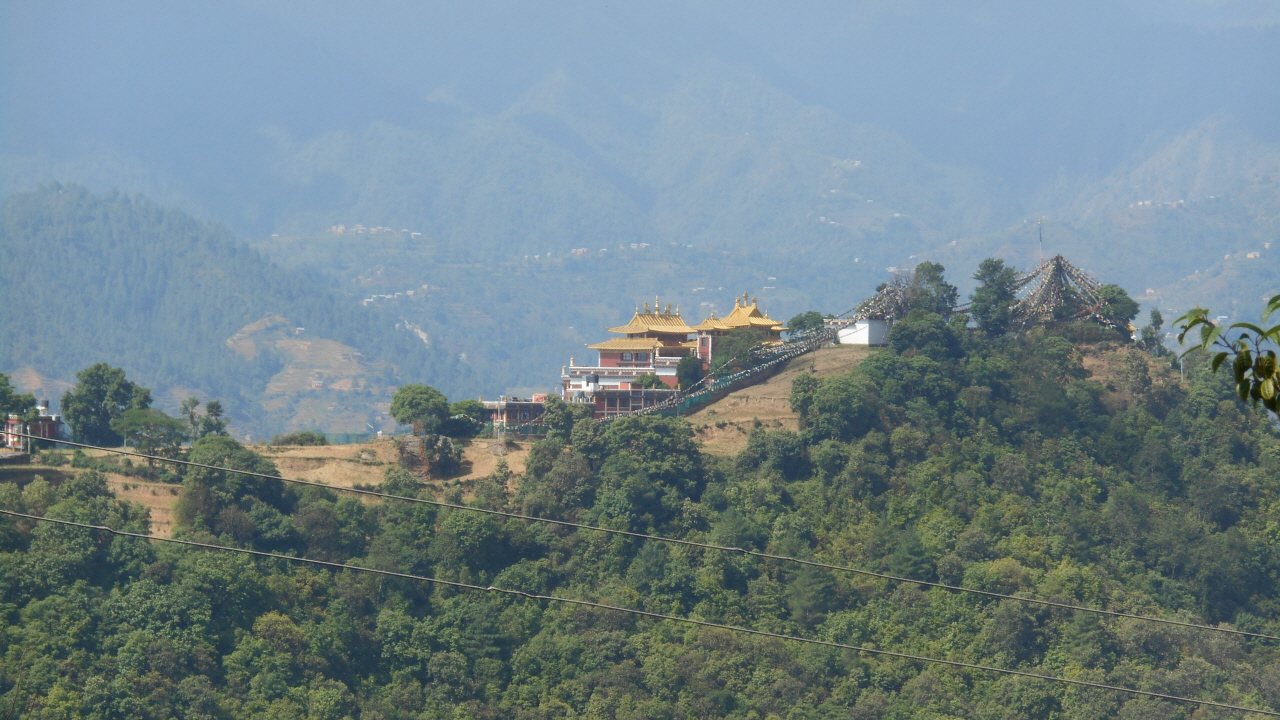 네팔의 3대 불탑이 들어서 있는 나모 붓다(Namo Buddha)사원